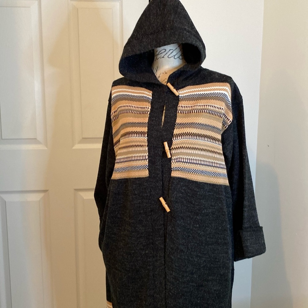 Sweater Bee Vintage Sweater Cardigan with Toggle Buttons - M/L
